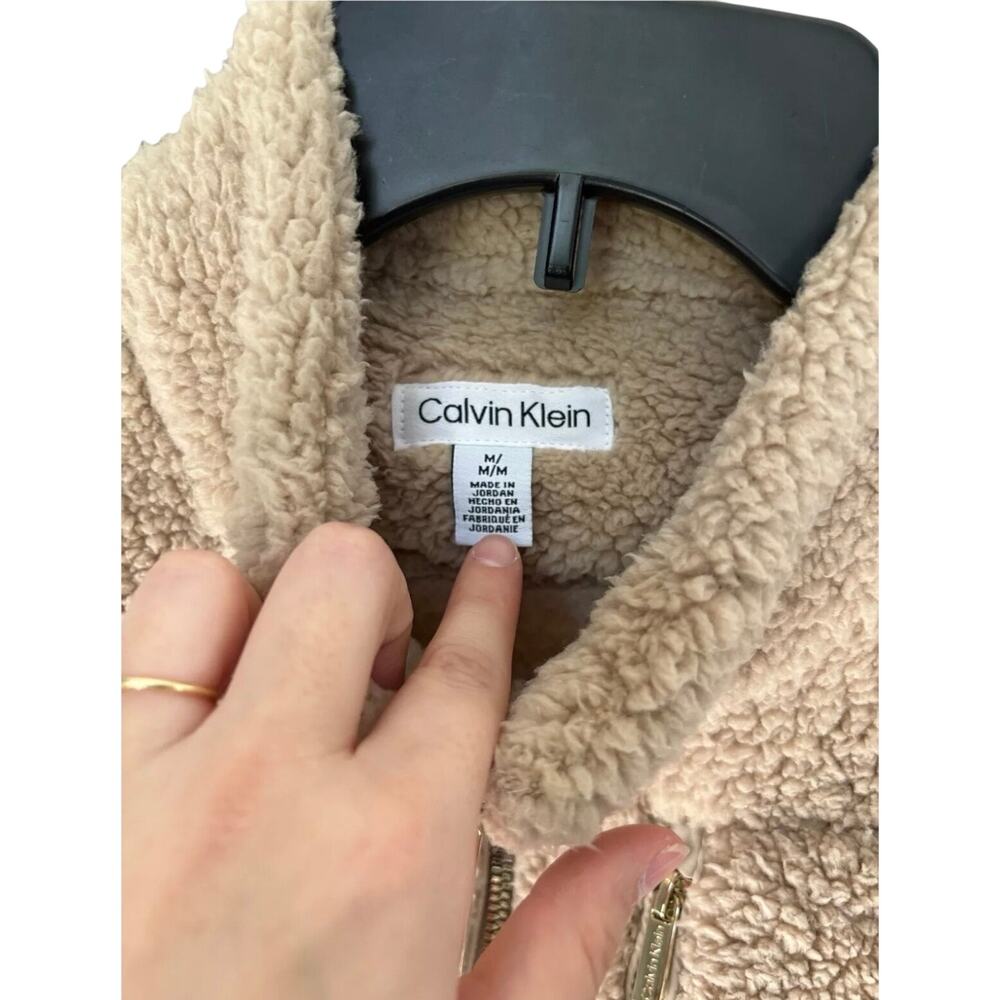 Calvin Klein Beige Sherpa Vest Women’s M Zip Up Sleeveless Cozy Layering Jacket - Picture 4 of 6